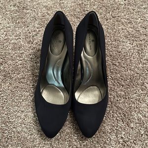 Bandolino navy heels women’s size 8.5